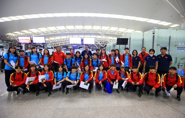 PHOTO: The Vietnam Women’s Team is on its way to Korea for training