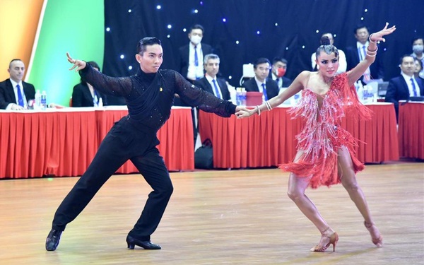 Dancesport Vietnam “golden bumper” on the opening day of the 31st SEA Games