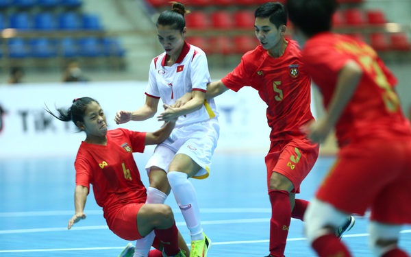 Defeating Myanmar, Vietnam women’s futsal team leads the 31st SEA Games women’s futsal rankings