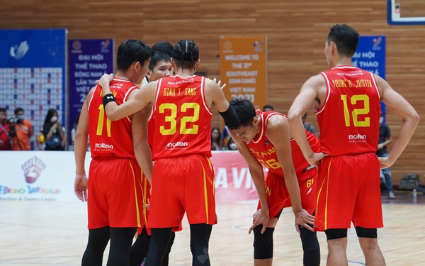 The Vietnamese basketball team won an important victory over the Malaysian team