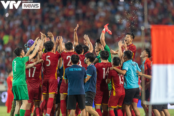 Photo: Bursting with joy, U23 Vietnam successfully defended the SEA Games championship for the first time