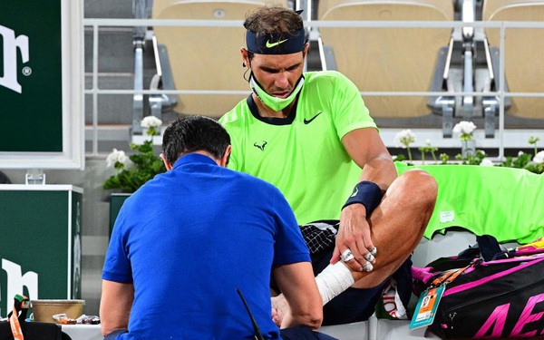 Rafael Nadal reveals serious foot injury