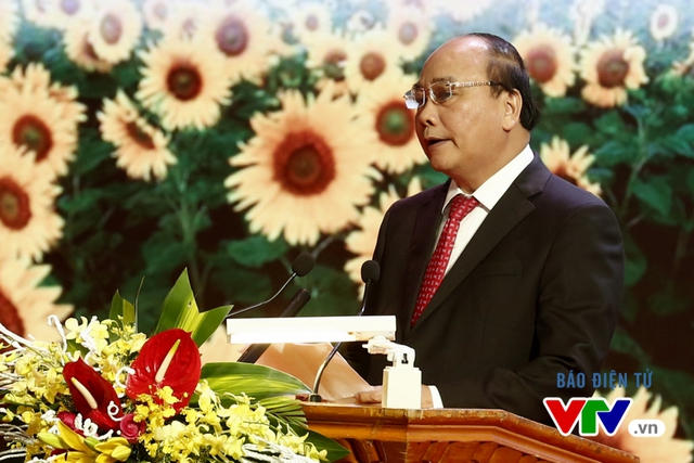 Vinh danh 100 doanh nhân Việt Nam tiêu biểu 2016 - Ảnh 1.
