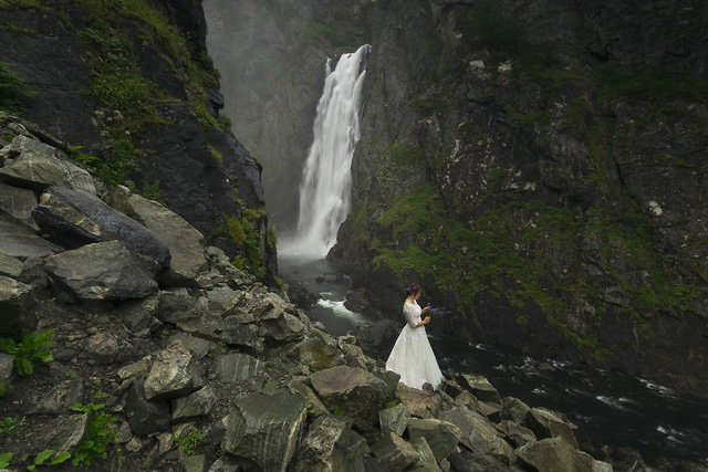 Nhiếp ảnh gia đưa vợ đi trốn trên núi ở Na Uy và Thụy Điển - Ảnh 6.