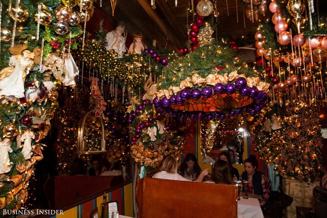 Nhà hàng ở New York mạnh tay chi hơn 60.000 USD trang trí Giáng sinh - Ảnh 2.