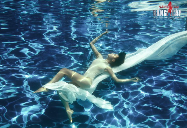 Loạt ảnh tạo dáng dưới nước đẹp long lanh của thí sinh Biệt đội phong cách - Ảnh 2.