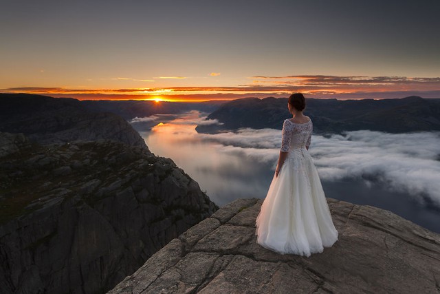 Nhiếp ảnh gia đưa vợ đi trốn trên núi ở Na Uy và Thụy Điển - Ảnh 1.