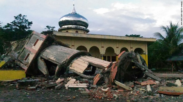 Indonesia: Nhiều khu vực bị tàn phá nặng nề sau trận động đất kinh hoàng - Ảnh 4.