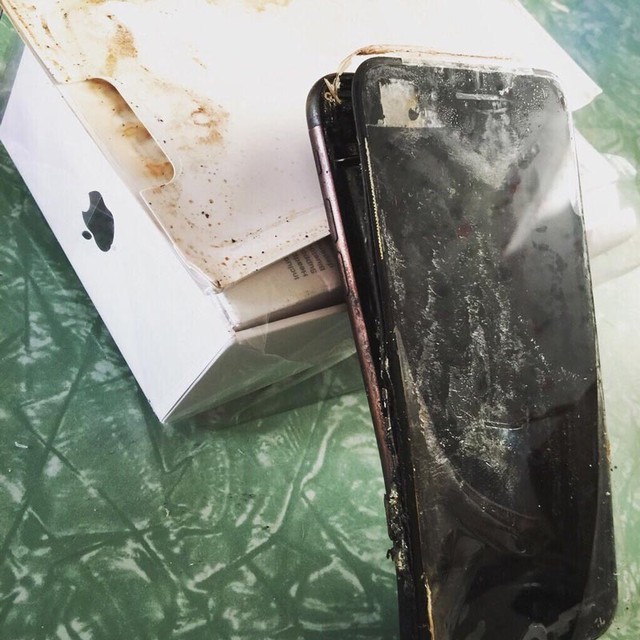 iPhone 7 Plus chưa “bóc tem” đã phát nổ - Ảnh 1.