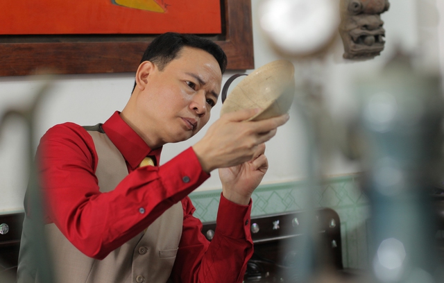 Diễn viên Tùng Dương phá vỡ hình tượng đểu giả bằng vai ông chồng sợ vợ - Ảnh 1.