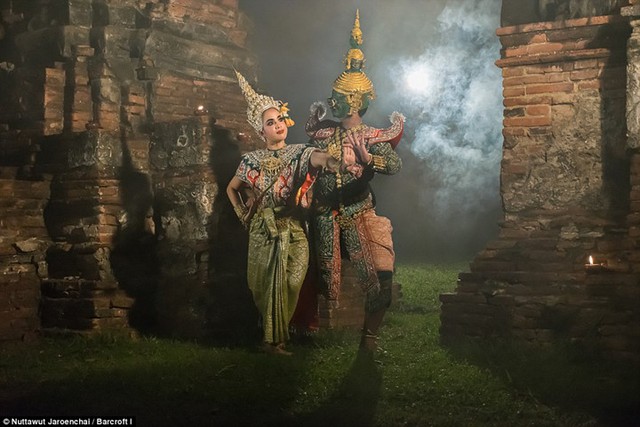 Những hình ảnh đẹp ngỡ ngàng về vũ điệu truyền thống của người Thái - Ảnh 4.