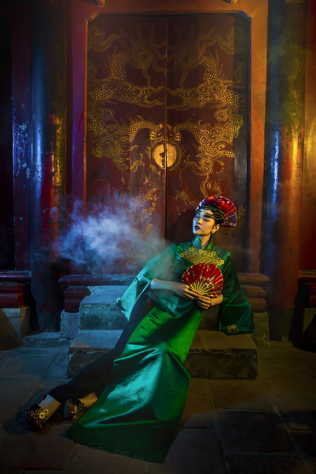 Người mẫu Hạ Vy, Phan Hà Phương đầy ma mị với áo dài cổ - Ảnh 6.