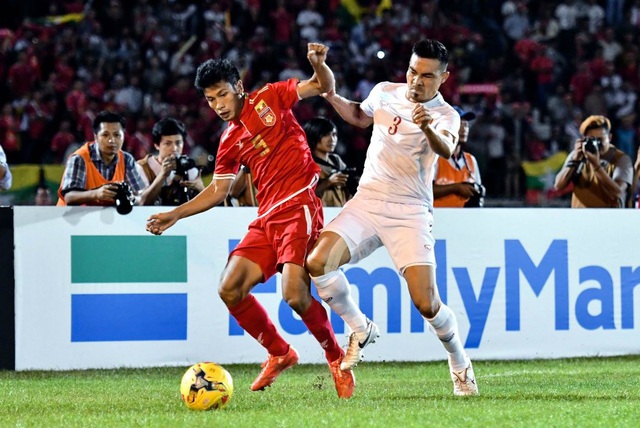 Chùm ảnh: ĐT Việt Nam thắng nghẹt thở trước Myanmar trong ngày ra quân AFF Cup 2016 - Ảnh 5.