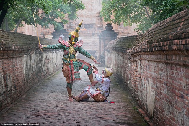 Những hình ảnh đẹp ngỡ ngàng về vũ điệu truyền thống của người Thái - Ảnh 8.