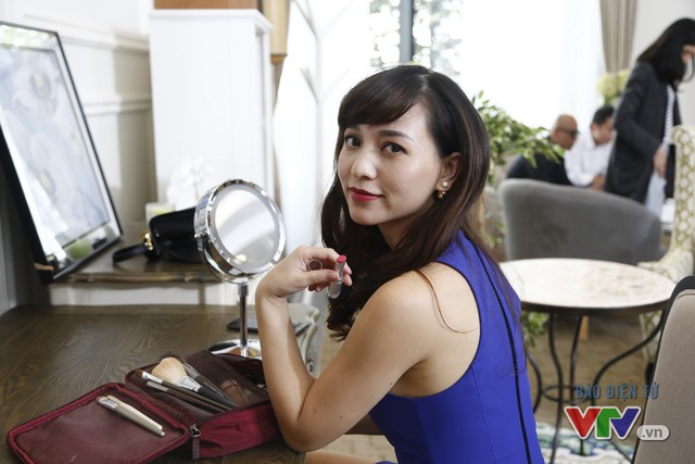 Stylist Hannah Nguyễn đẹp rạng ngời trong trường quay Bản thiết kế cuộc sống - Ảnh 2.