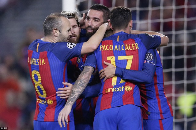 Barcelona lập kỷ lục chuyền bóng mới tại Champions League - Ảnh 1.