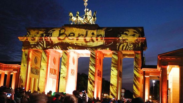 Rực rỡ lễ hội ánh sáng Berlin 2016 tại Đức - Ảnh 1.