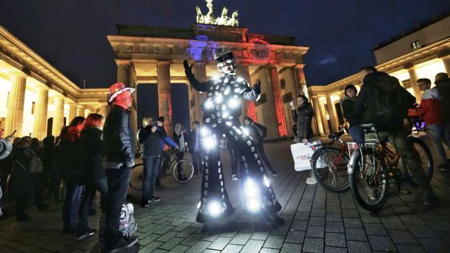 Rực rỡ lễ hội ánh sáng Berlin 2016 tại Đức - Ảnh 6.
