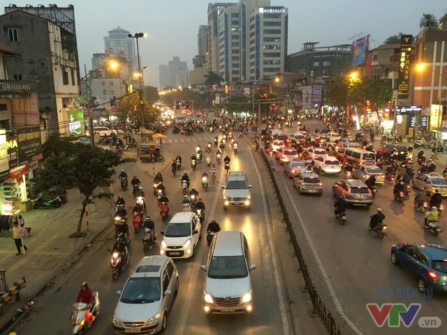 Bus nhanh Hà Nội miễn phí phục vụ hành khách 1 tháng - Ảnh 2.