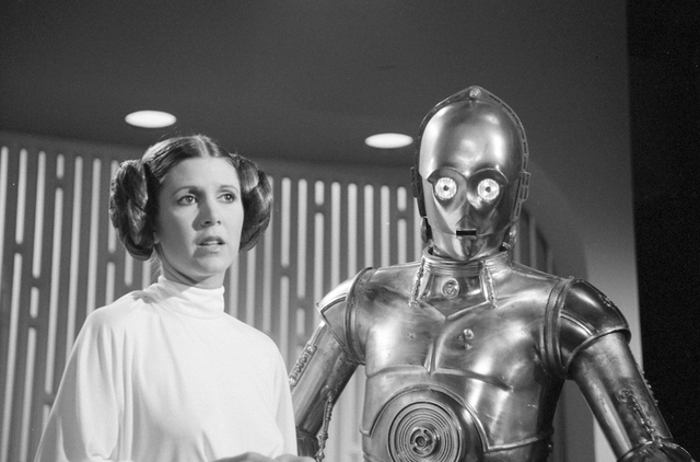 Nhìn lại những hình ảnh đẹp của Carrie Fisher trong Star Wars - Ảnh 1.
