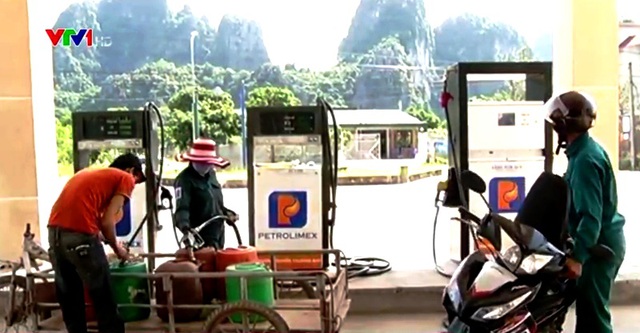 Báo động tình trạng mua xăng như mua... bia ở Quảng Ninh - Ảnh 1.