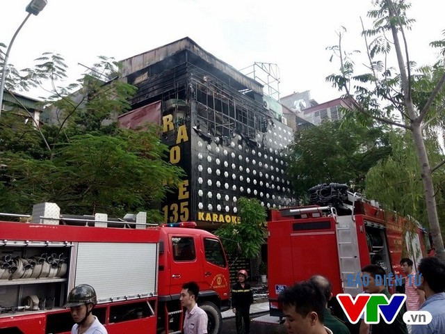 Hà Nội: Khống chế nhanh đám cháy lớn tại quán Karaoke - Ảnh 5.