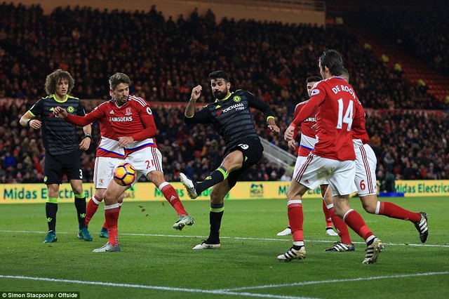 Vòng 12 Ngoại Hạng Anh: Costa đưa Chelsea lên ngôi đầu - Ảnh 3.