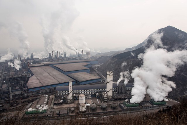 Người dân Trung Quốc và bài toán ô nhiễm không khí - Ảnh 1.
