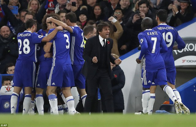 Vòng 11 Ngoại hạng Anh: Đè bẹp Everton, Chelsea lên ngôi đầu - Ảnh 4.