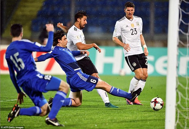 Vòng loại World Cup 2018: Gnabry lập hat-trick, ĐT Đức đè bẹp San Marino 8 bàn trắng - Ảnh 2.