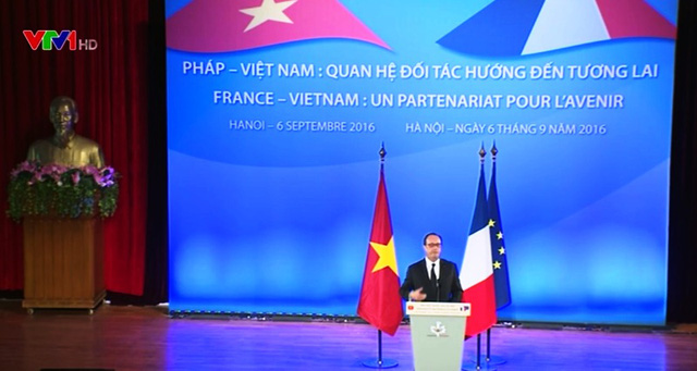Tổng thống Pháp nói chuyện với sinh viên Việt Nam - Ảnh 1.