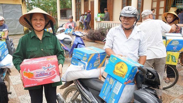1.500 suất quà đến với người dân vùng lũ Quảng Bình - Ảnh 3.