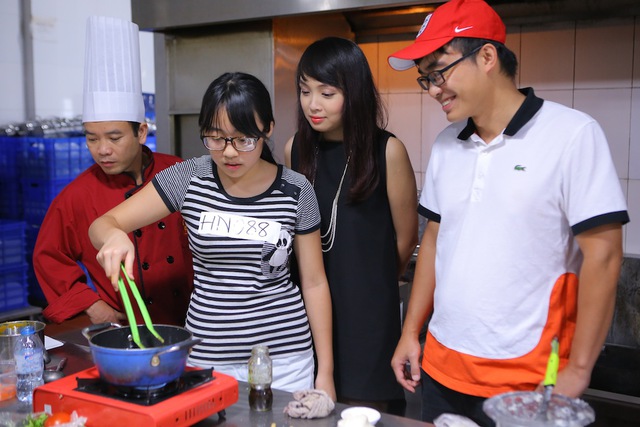 Vua đầu bếp Minh Nhật choáng trước tài nấu nướng của thí sinh nhí - Ảnh 13.