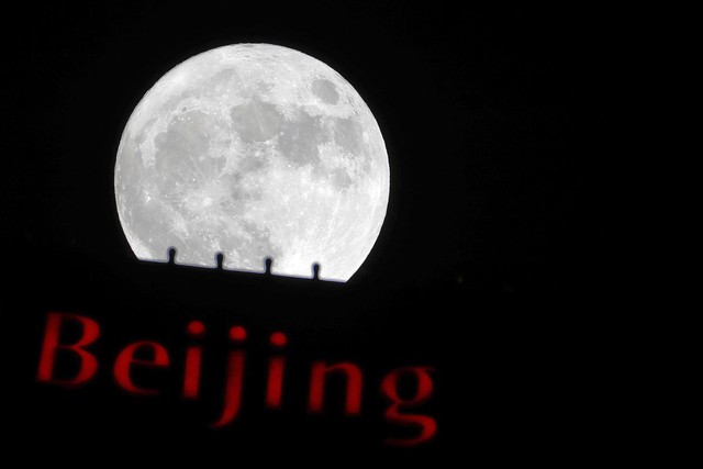 Chiêm ngưỡng siêu trăng đẹp mê hoặc trên khắp thế giới - Ảnh 6.