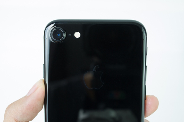 Trên tay iPhone 7 Jet Black, giá hơn 30 triệu VNĐ - Ảnh 3.