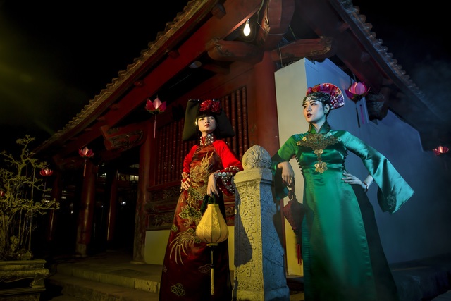 Người mẫu Hạ Vy, Phan Hà Phương đầy ma mị với áo dài cổ - Ảnh 14.