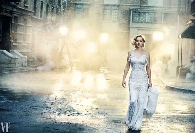 Jennifer Lawrence khoe thân hình hoàn hảo trên Vanity Fair - Ảnh 1.