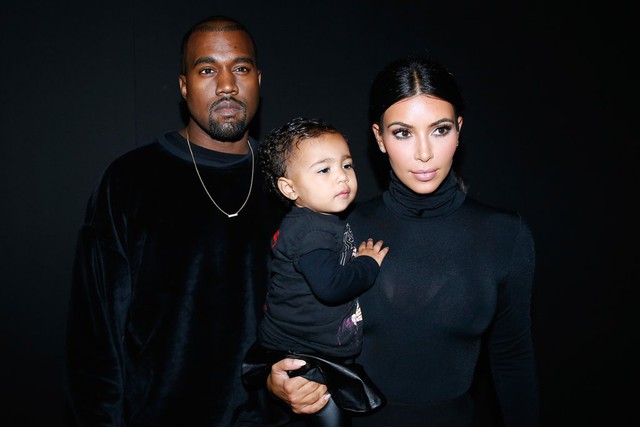 Kim siêu vòng 3 phủ nhận ly hôn với Kanye West - Ảnh 2.