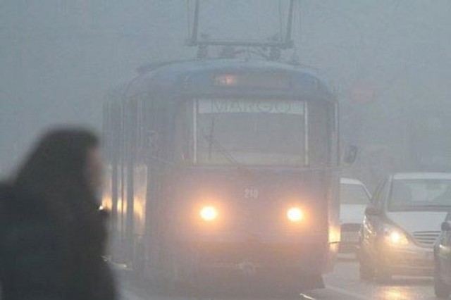 Bosnia - Herzegovina cấm xe hơi lưu thông do ô nhiễm không khí - Ảnh 1.