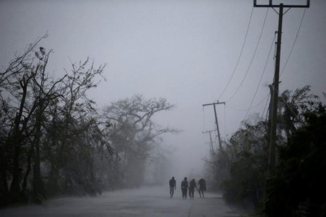 Nhiều bang tại Mỹ ban bố tình trạng khẩn cấp do siêu bão Matthew - Ảnh 16.
