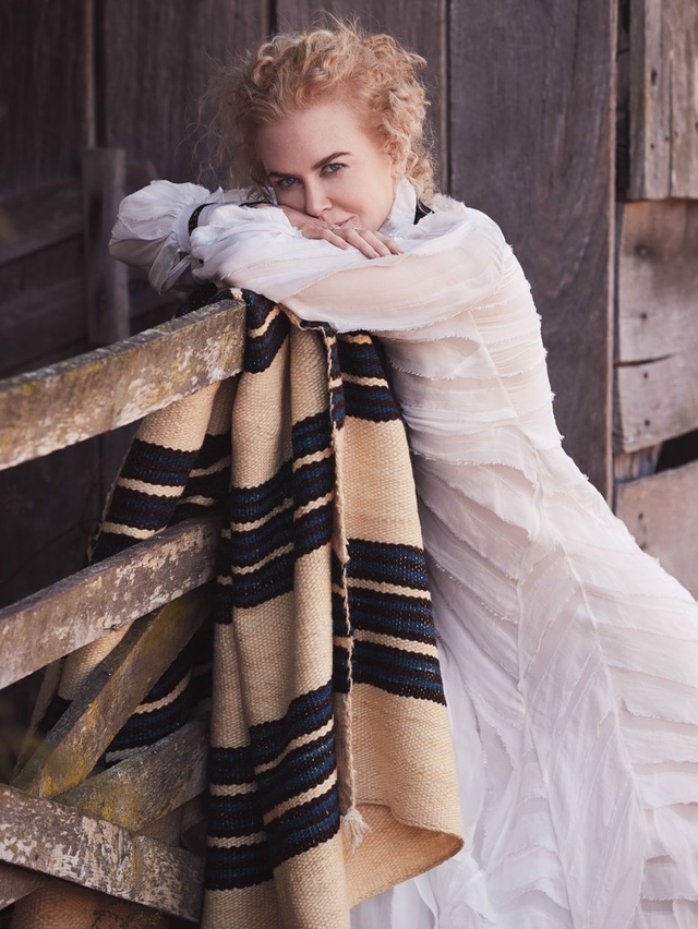 Nicole Kidman chói lóa trên ấn phẩm đầu tiên năm 2017 của Vogue - Ảnh 7.