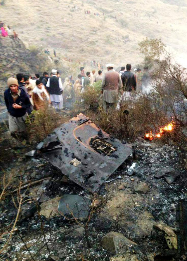 Tai nạn máy bay ở Pakistan, toàn bộ 48 người thiệt mạng - Ảnh 2.