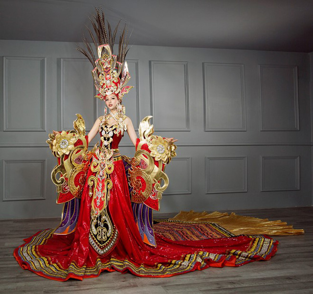 Quốc phục nặng 45 kg của đại diện Việt ở Hoa hậu Siêu quốc gia - Ảnh 1.