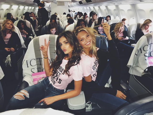 Dàn thiên thần đổ bộ Paris, Victorias Secret Fashion Show 2016 đã sẵn sàng - Ảnh 9.