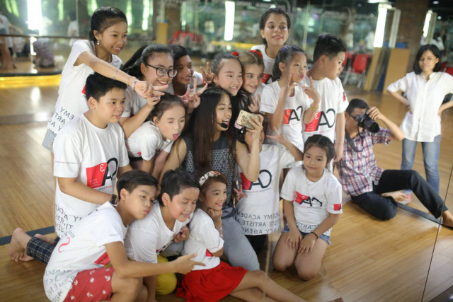 Giọng hát Việt nhí 2016: Vũ Cát Tường mời Xuân Lan dạy catwalk cho học trò - Ảnh 7.
