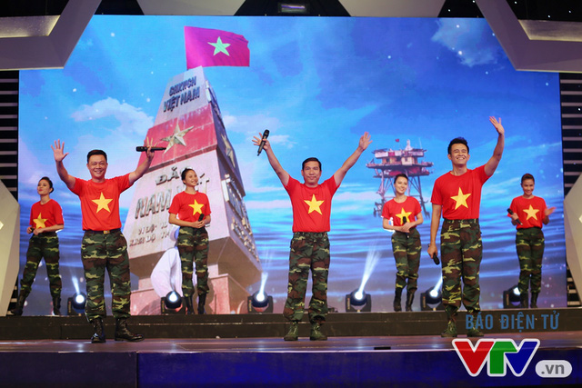 NSƯT Quang Thắng tái xuất làm MC ở Gala Chúng tôi là chiến sĩ - Ảnh 7.
