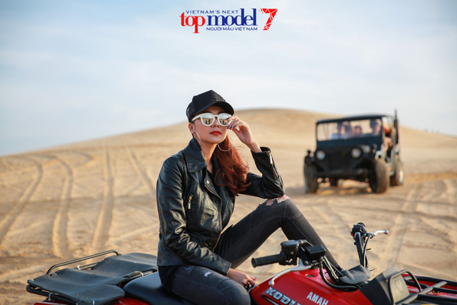 Thanh Hằng nổi loạn cùng top 11 Vietnams Next Top Model 2016 giữa đồi cát - Ảnh 4.