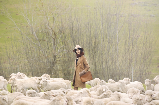 Top 4 Vietnams Next Top Model 2016 đẹp mơ màng giữa bầy cừu - Ảnh 8.