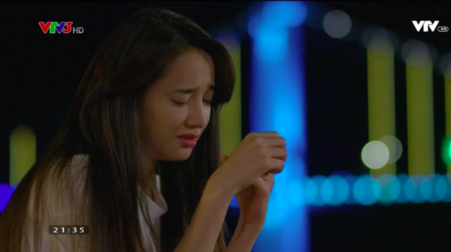 Tuổi thanh xuân 2 - Tập 9: Bất chấp bản thân suýt gặp nạn, Linh (Nhã Phương) vẫn chỉ lo lắng cho Junsu (Kang Tae Oh) - Ảnh 8.