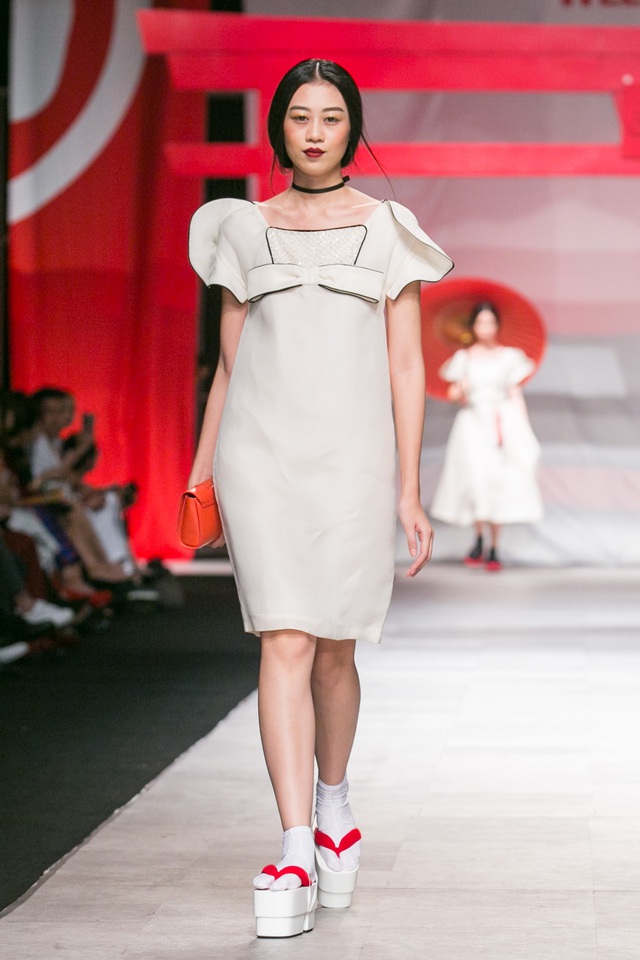 Sắc màu Nhật Bản Tinh khôi khép lại Tuần lễ thời trang quốc tế Việt Nam Thu - Đông 2016 - Ảnh 33.